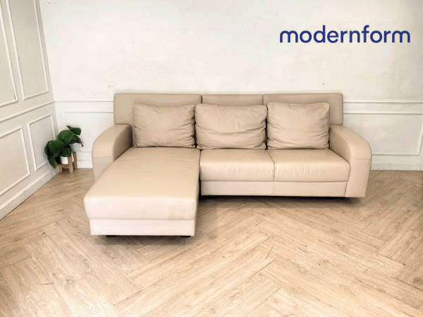 โซฟาเข้ามุมL 3 ที่นั่ง เบาะหนัง สีครีม ยี่ห้อ Modernform (1)