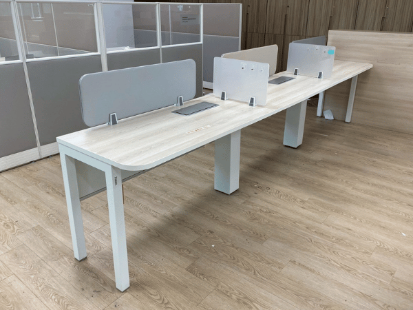 ชุดโต๊ะทำงานกลุ่ม 3 ที่นั่ง พร้อมรางปลั๊กไฟ 360 cm (1)