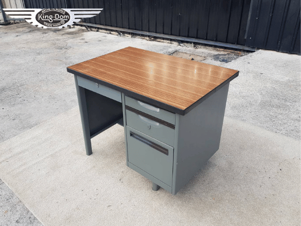 โต๊ะทำงานเหล็ก ท็อปไม้ 4 ลิ้นชัก ยั่ห้อ  KINGDOM 92 cm (2)