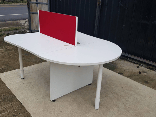 โต๊ะทำงาน 2 ที่นั่ง สีขาว พร้อมพาทิชั่น 160 cm (1)