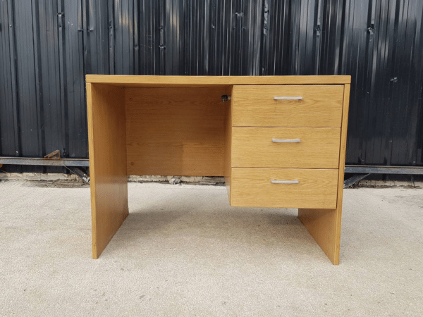 โต๊ะทำงาน 3 ลิ้นชัก โครงไม้ สีไม้โอ๊ค 100 cm(5)