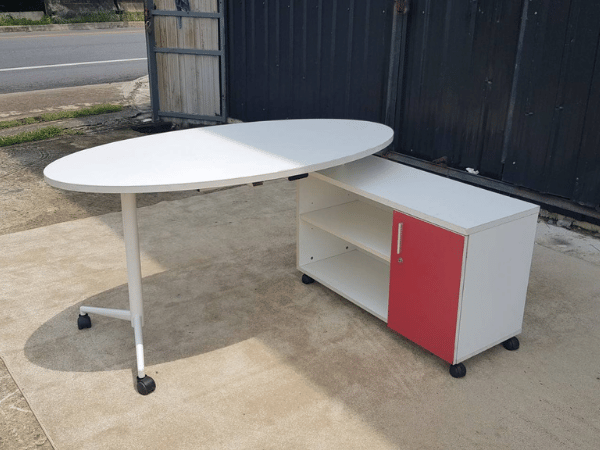 โต๊ะทำงาน ทรงวงรี ขาเหล็ก หน้าสีขาว  พร้อมตู้เอกสาร,ที่ใส่ CPU แบบล้อเลื่อน  (5)