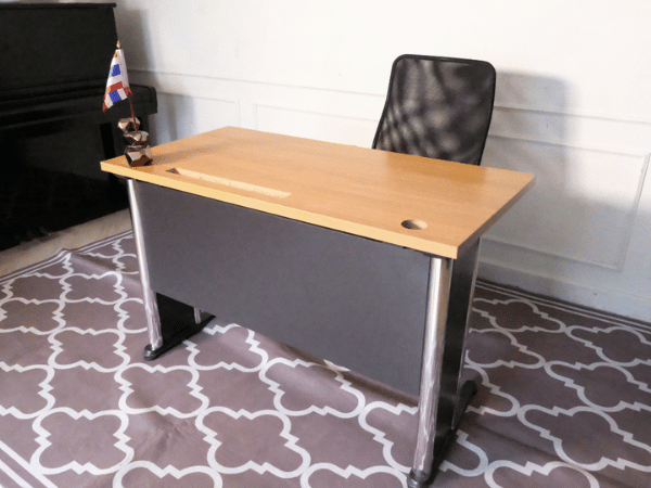 办公桌、电脑桌、木顶、钢腿、Logica 品牌（多种尺寸）