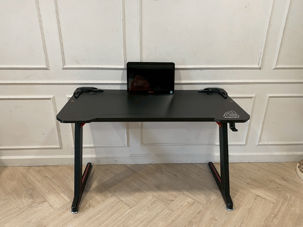 โต๊ะเกมมิ่ง SIGNO E-Sport RGB Gaming Table รุ่น GT-100 (1)