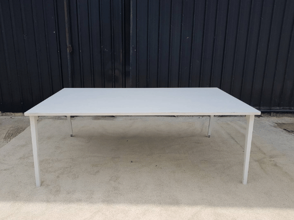 โต๊ะประชุม 8 ที่นั่ง โครงไม้ สีขาว (1)