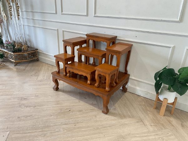 祭坛桌，第 7 组