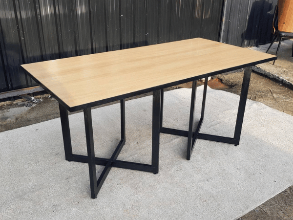 โต๊ะอาหาร ขาเหล็ก ท็อปไม้ 160 cm (5)