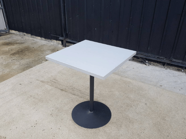 โต๊ะอาหาร ขาเหล็ก ท็อปไม้ สีขาว (1)